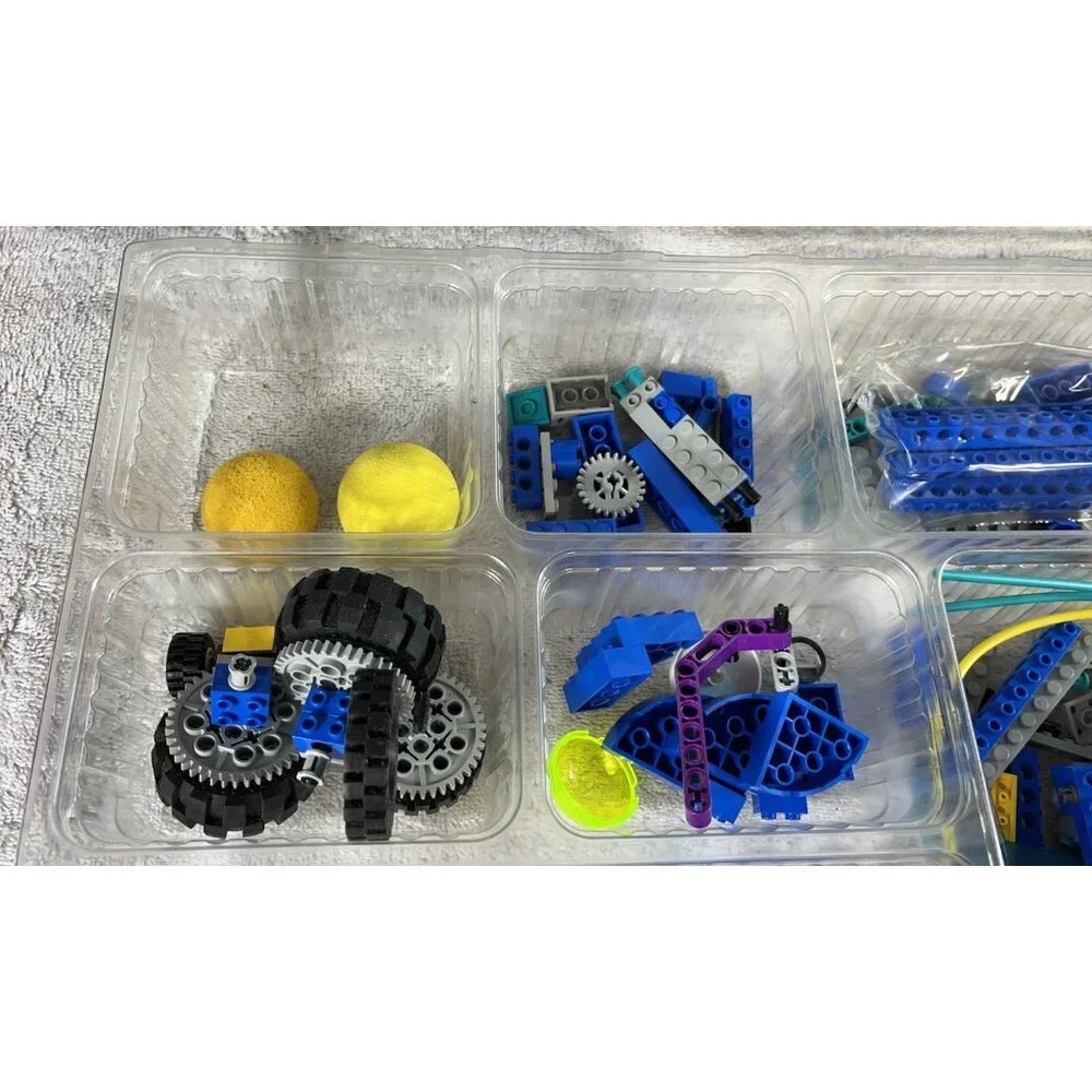 Lego 9735 Mindstorms  Robotics Discovery Set INCOMPLETE For Parts And Manuals